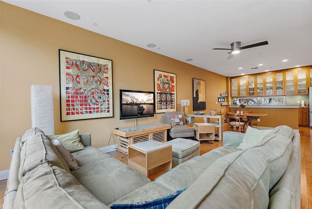 325 5TH AVENUE S 10, St Petersburg, FL 33701