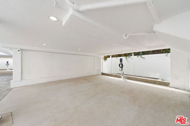 458 N Sierra Bonita Avenue 460, Los Angeles, CA 90036