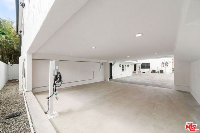 458 N Sierra Bonita Avenue 460, Los Angeles, CA 90036