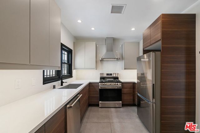 458 N Sierra Bonita Avenue 460, Los Angeles, CA 90036