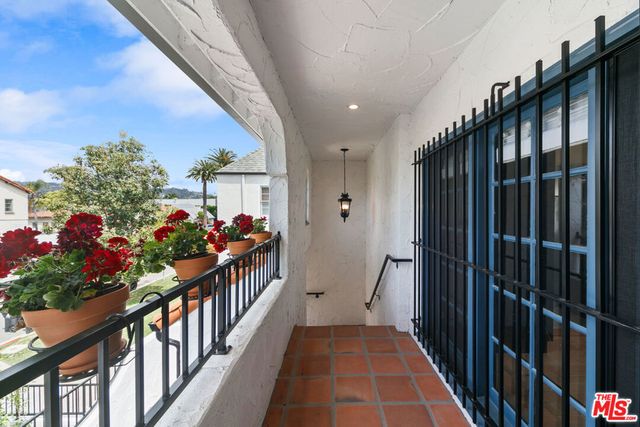 458 N Sierra Bonita Avenue 460, Los Angeles, CA 90036