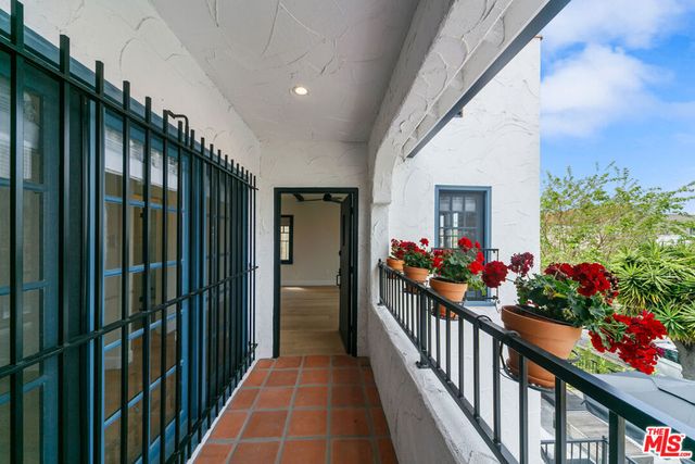 458 N Sierra Bonita Avenue 460, Los Angeles, CA 90036