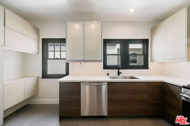 458 N Sierra Bonita Avenue 460, Los Angeles, CA 90036