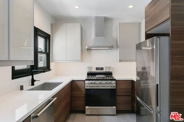 458 N Sierra Bonita Avenue 460, Los Angeles, CA 90036