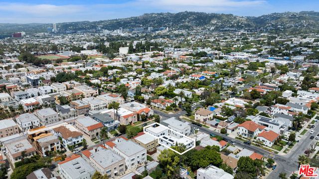 458 N Sierra Bonita Avenue 460, Los Angeles, CA 90036