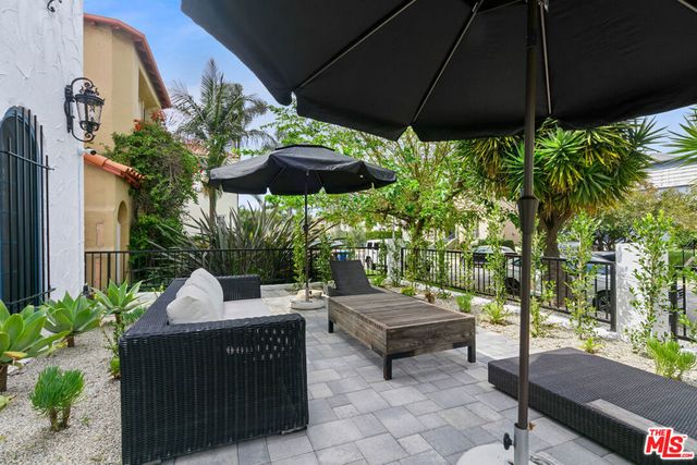 458 N Sierra Bonita Avenue 460, Los Angeles, CA 90036