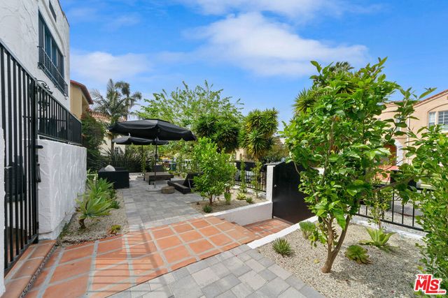 458 N Sierra Bonita Avenue 460, Los Angeles, CA 90036