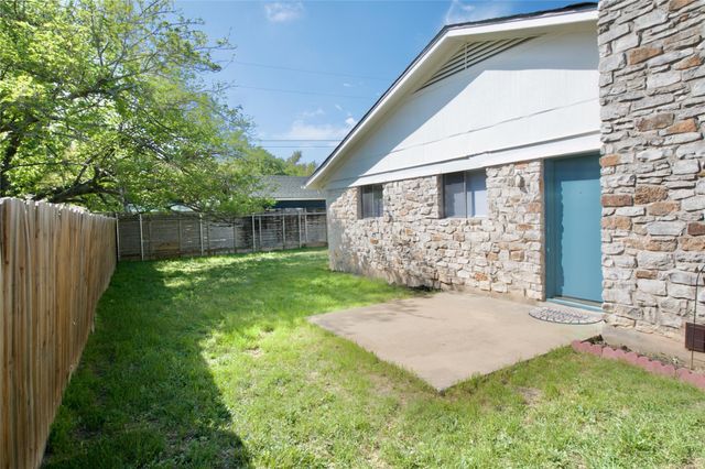 1301 Glenda DR B, Round Rock, TX 78681