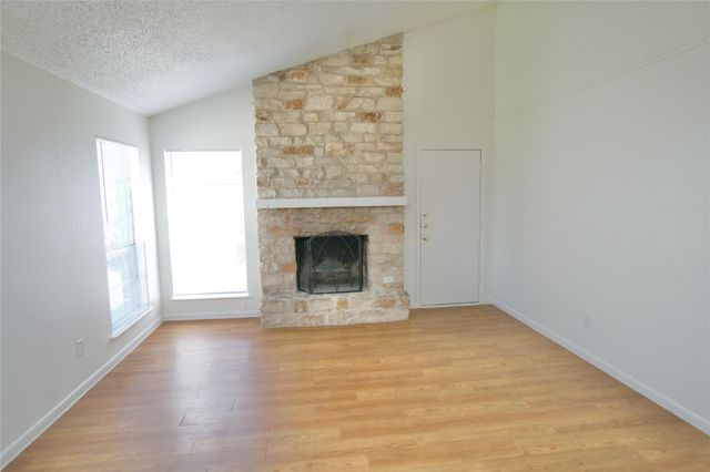 1301 Glenda DR B, Round Rock, TX 78681