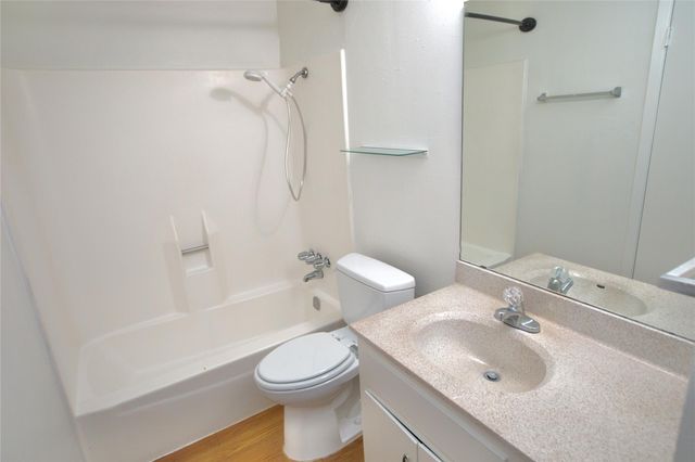 1301 Glenda DR B, Round Rock, TX 78681