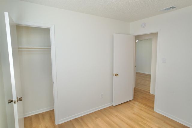 1301 Glenda DR B, Round Rock, TX 78681