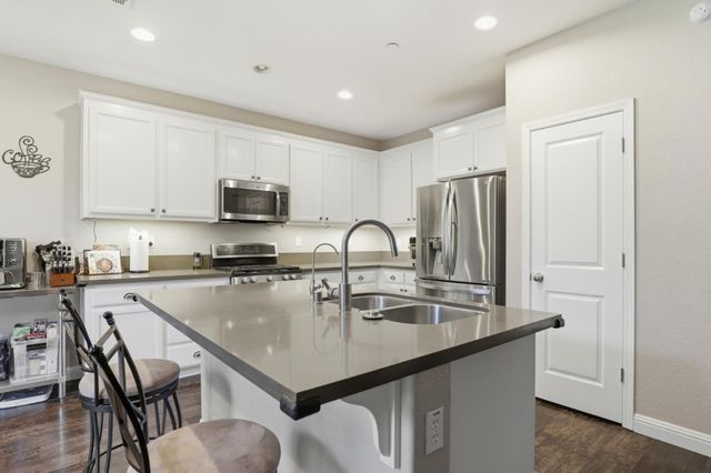 9554 Rodeo Drive, Gilroy, CA 95020