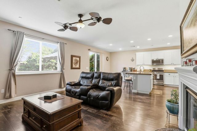 9554 Rodeo Drive, Gilroy, CA 95020