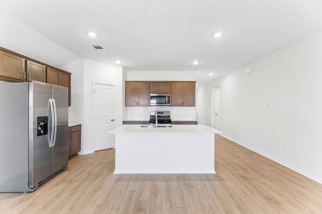 1916 Hamshackle DR, Leander, TX 78641