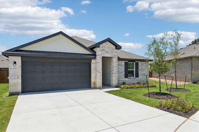 1916 Hamshackle DR, Leander, TX 78641