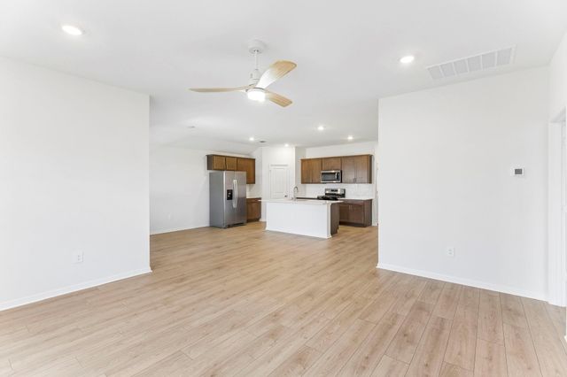 1916 Hamshackle DR, Leander, TX 78641