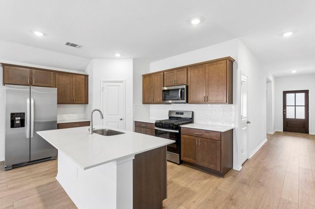 1916 Hamshackle DR, Leander, TX 78641