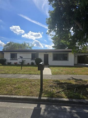 780 W 74th Pl, Hialeah, FL 33014