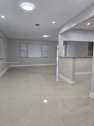 780 W 74th Pl, Hialeah, FL 33014