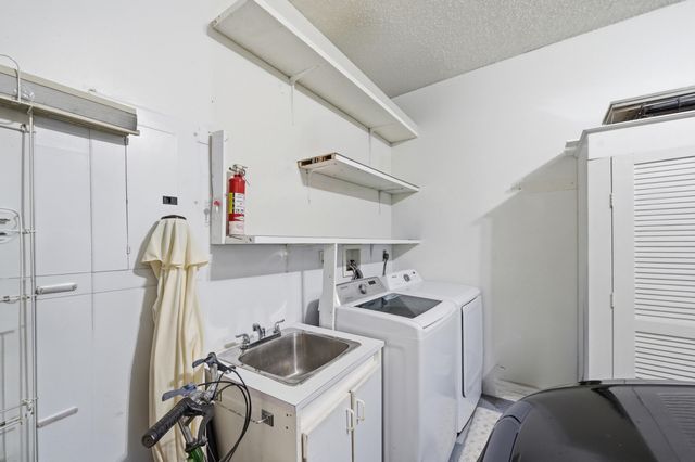 47 N Lakeshore Drive, Hypoluxo, FL 33462