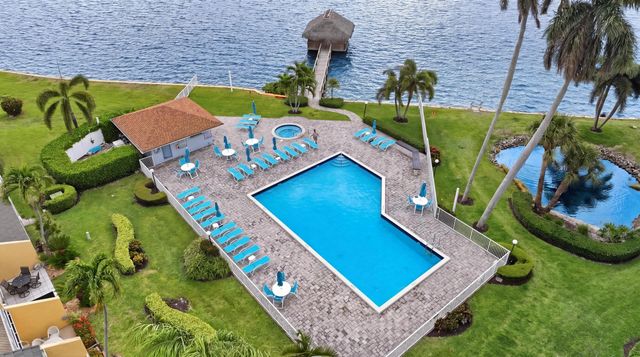 47 N Lakeshore Drive, Hypoluxo, FL 33462
