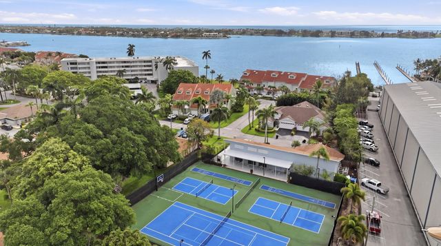 47 N Lakeshore Drive, Hypoluxo, FL 33462
