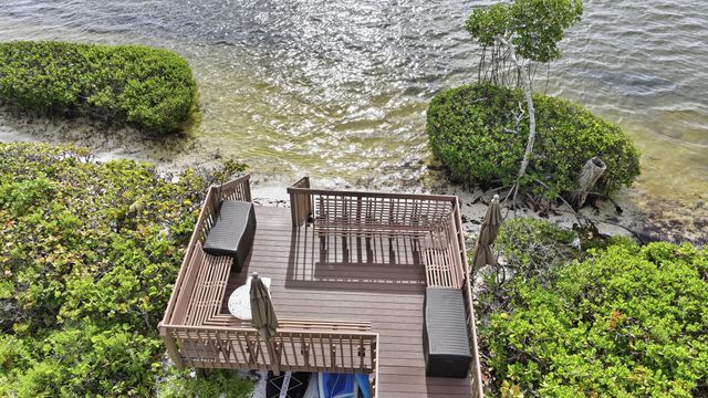 47 N Lakeshore Drive, Hypoluxo, FL 33462