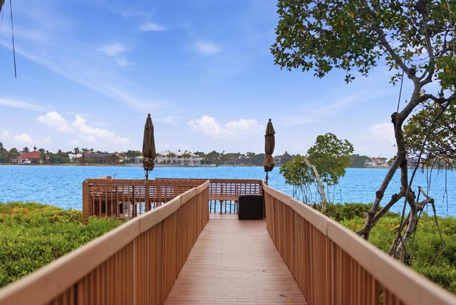 47 N Lakeshore Drive, Hypoluxo, FL 33462