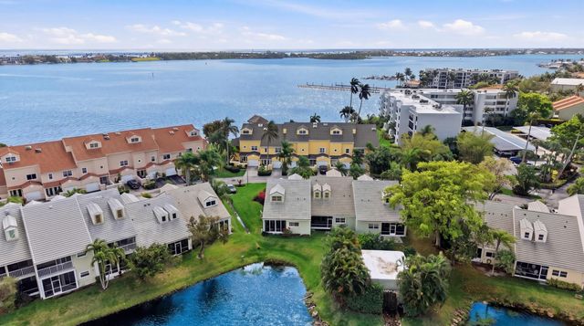 47 N Lakeshore Drive, Hypoluxo, FL 33462