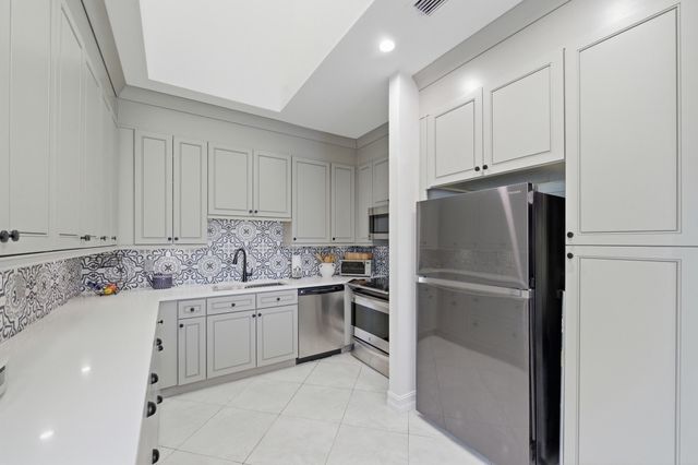 47 N Lakeshore Drive, Hypoluxo, FL 33462