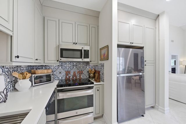 47 N Lakeshore Drive, Hypoluxo, FL 33462