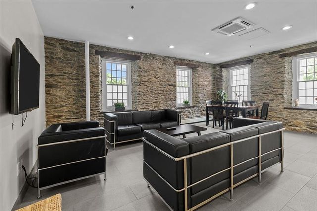65 Weybosset Street 220, Providence, RI 02903
