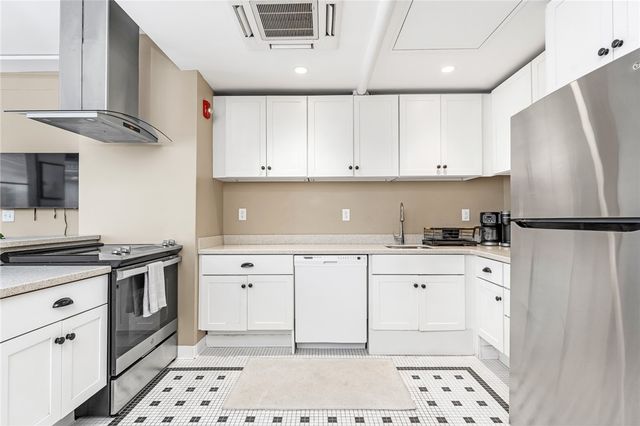 65 Weybosset Street 220, Providence, RI 02903