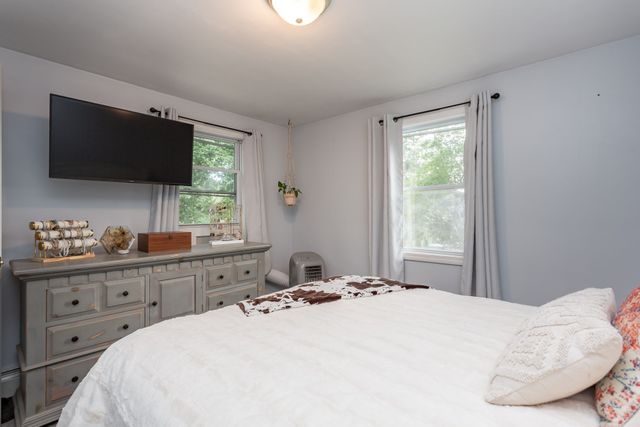 719 Warren Ave, Swansea, MA 02777