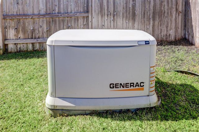 13207 Lone Creek Lane, Pearland, TX 77584