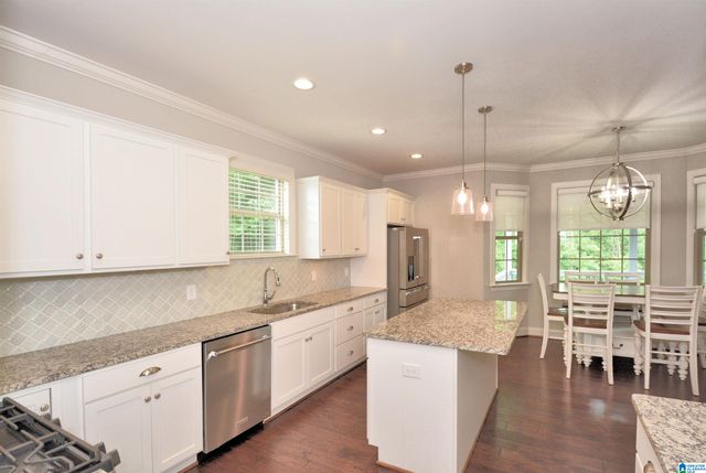 137 WILLOW BRANCH LANE, Chelsea, AL 35043