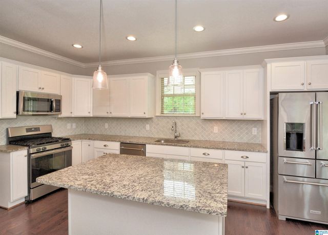 137 WILLOW BRANCH LANE, Chelsea, AL 35043