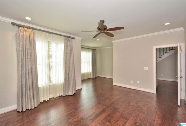 137 WILLOW BRANCH LANE, Chelsea, AL 35043