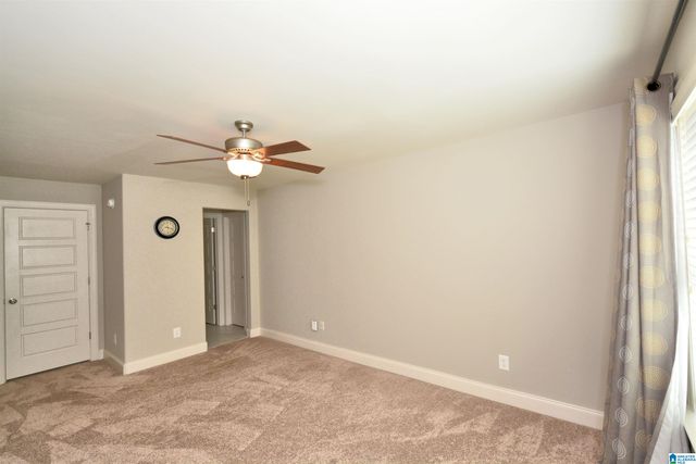 137 WILLOW BRANCH LANE, Chelsea, AL 35043