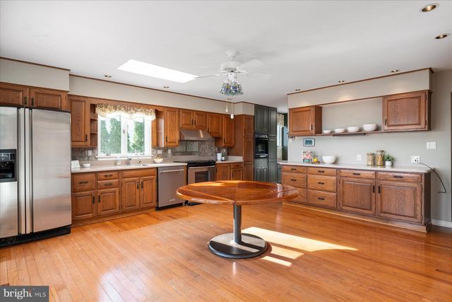 112 PARK AVE, Edgewater, MD 21037