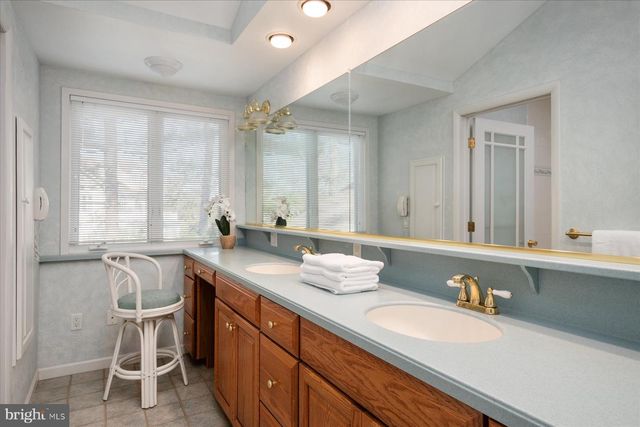 112 PARK AVE, Edgewater, MD 21037