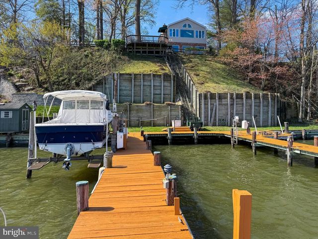 112 PARK AVE, Edgewater, MD 21037