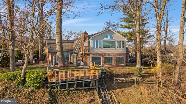 112 PARK AVE, Edgewater, MD 21037
