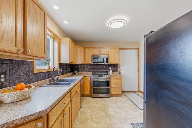 204 N PARK AVENUE, Fond Du Lac, WI 54935