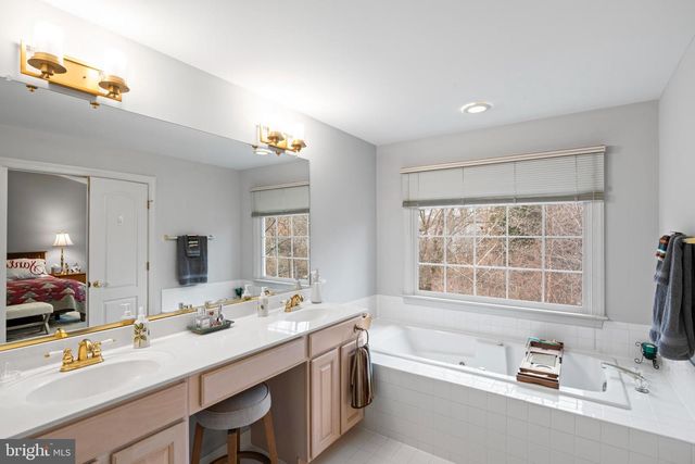 150 REES PL, Falls Church, VA 22046