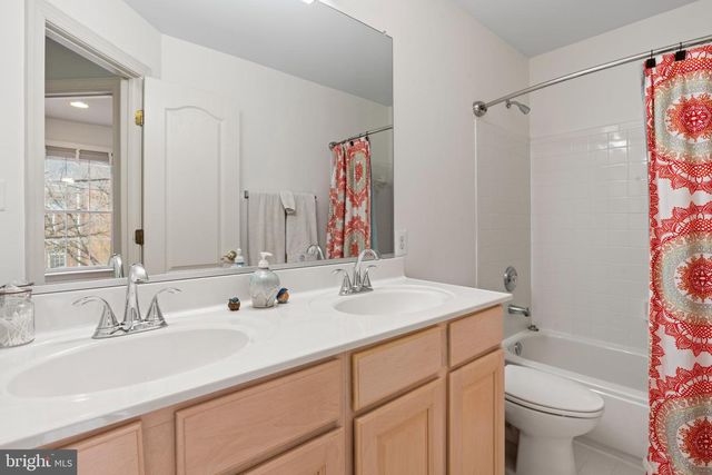 150 REES PL, Falls Church, VA 22046