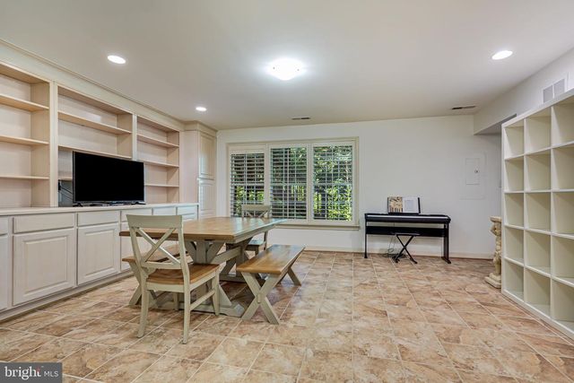 150 REES PL, Falls Church, VA 22046