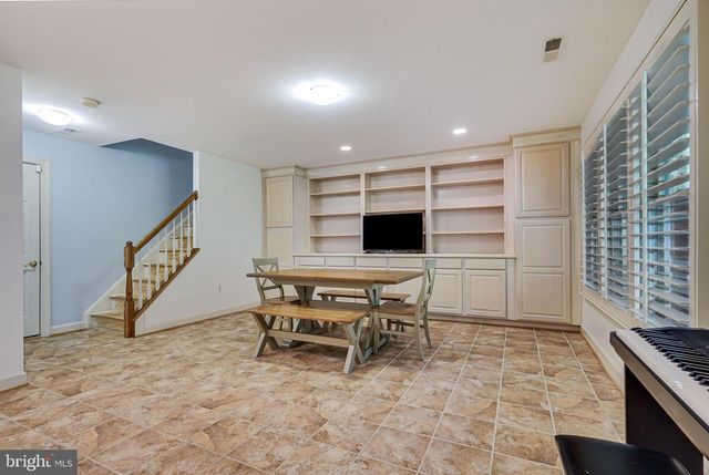 150 REES PL, Falls Church, VA 22046