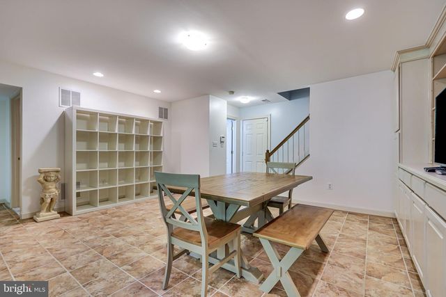 150 REES PL, Falls Church, VA 22046