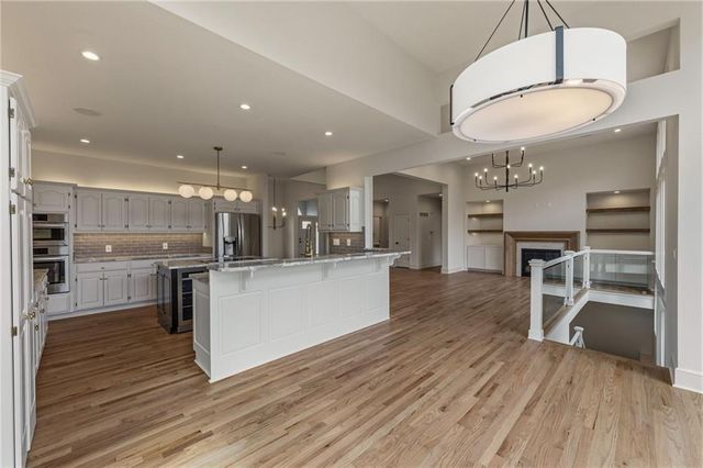 15617 Pawnee Street, Overland Park, KS 66224